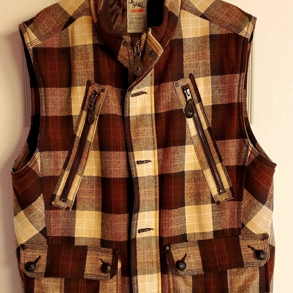 Vest - Picture 1 of 6